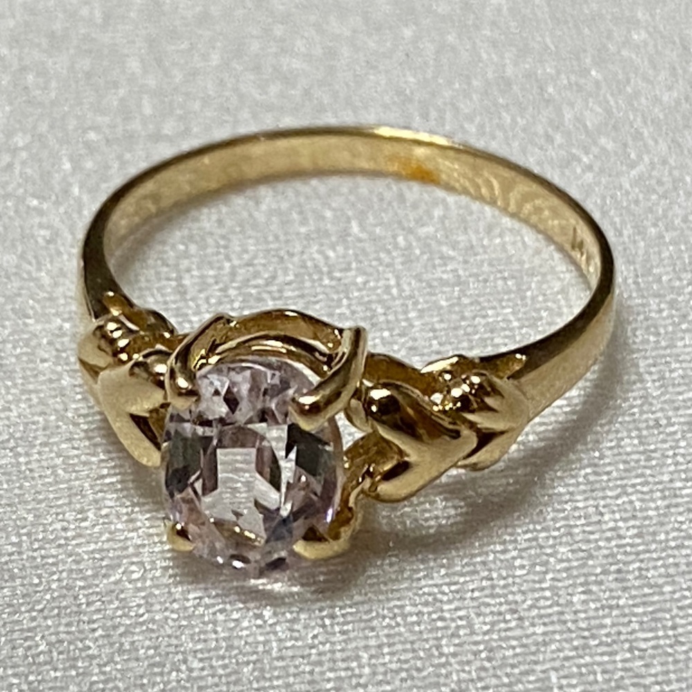 14K Yellow Gold Unknown Stone Ring Size 5.75” Weighs 2.1g
